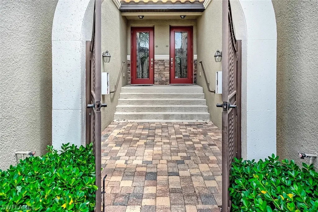 9107 Napoli Court Naples FL 34113