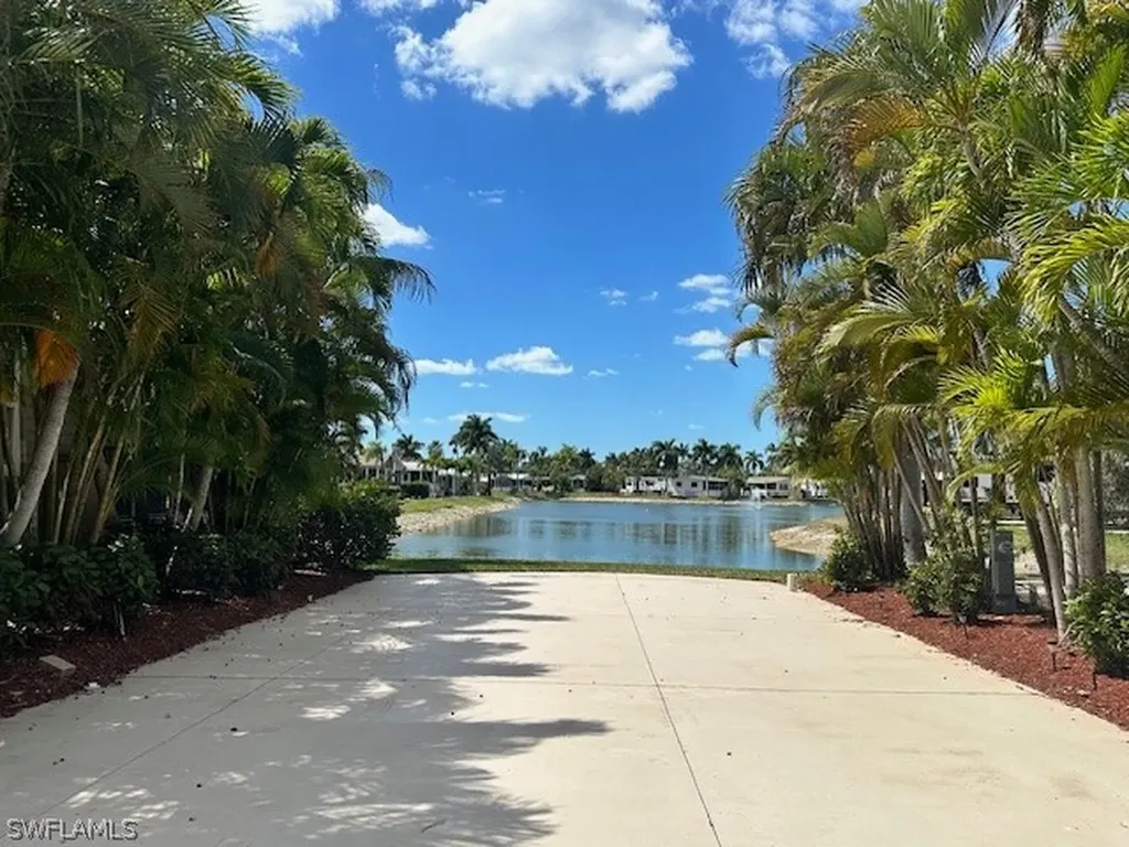 1343 Amethyst Lake Lane Naples FL 34114