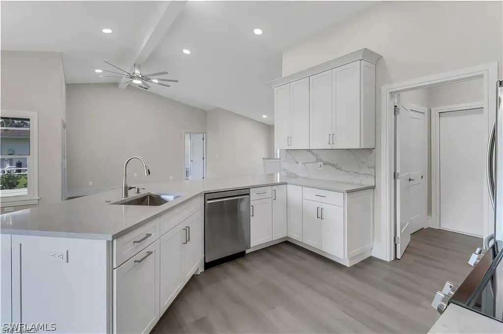 270 Madison Drive Naples FL 34110