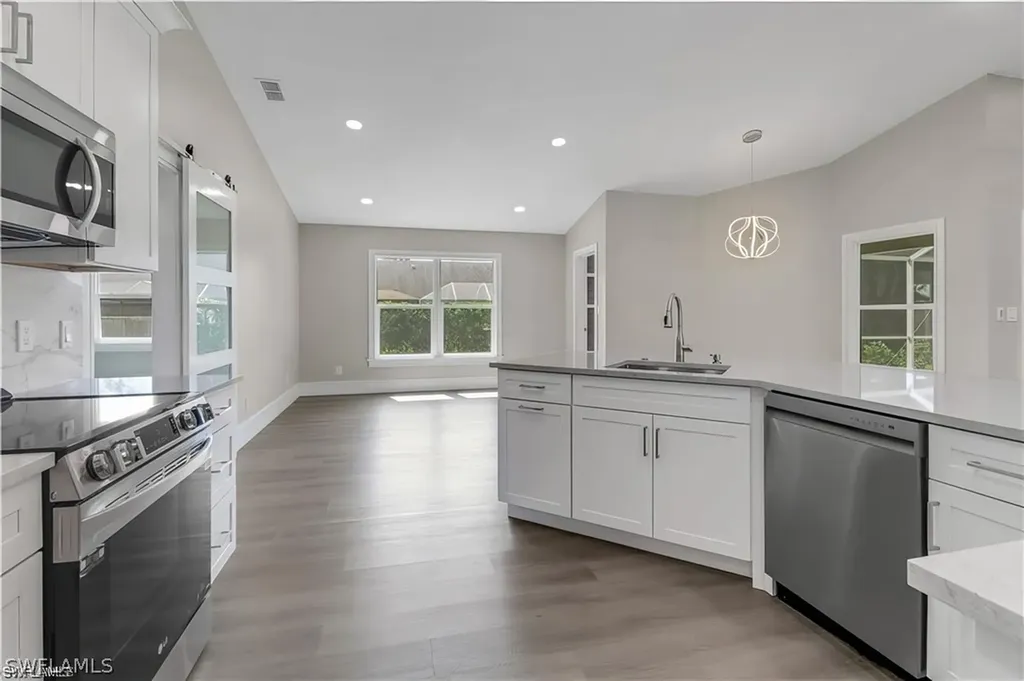 270 Madison Drive Naples FL 34110