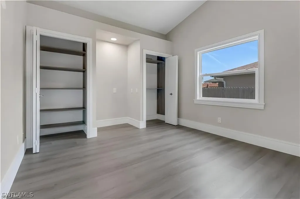 270 Madison Drive Naples FL 34110