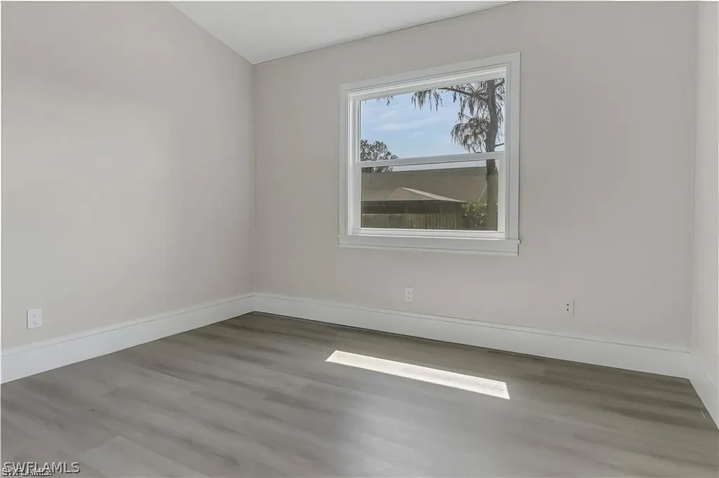 270 Madison Drive Naples FL 34110
