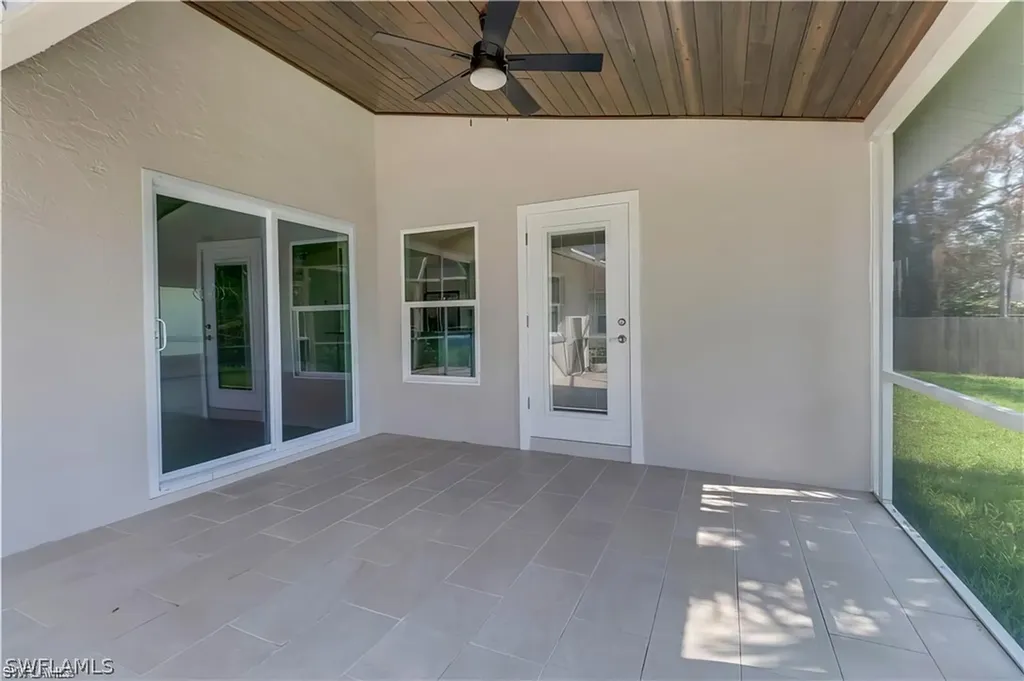 270 Madison Drive Naples FL 34110