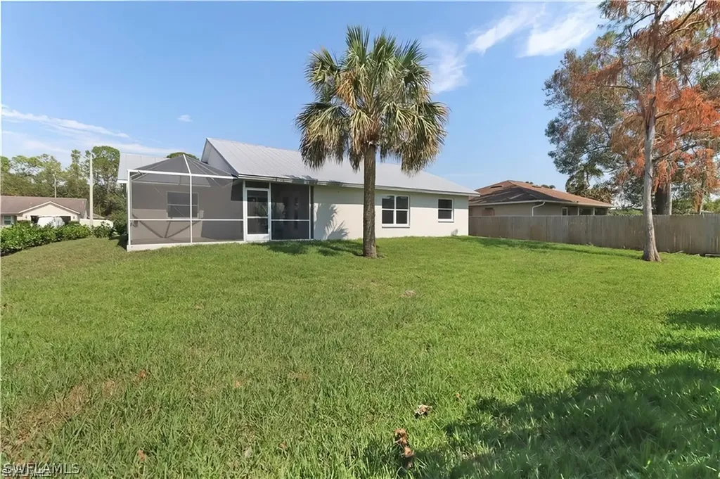 270 Madison Drive Naples FL 34110