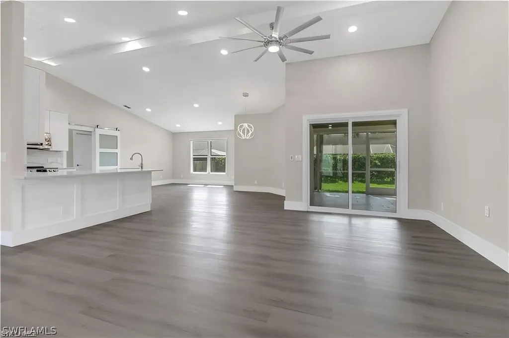 270 Madison Drive Naples FL 34110