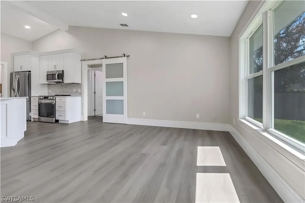 270 Madison Drive Naples FL 34110