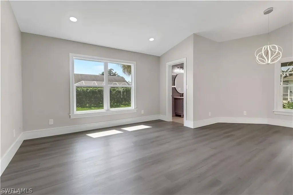 270 Madison Drive Naples FL 34110