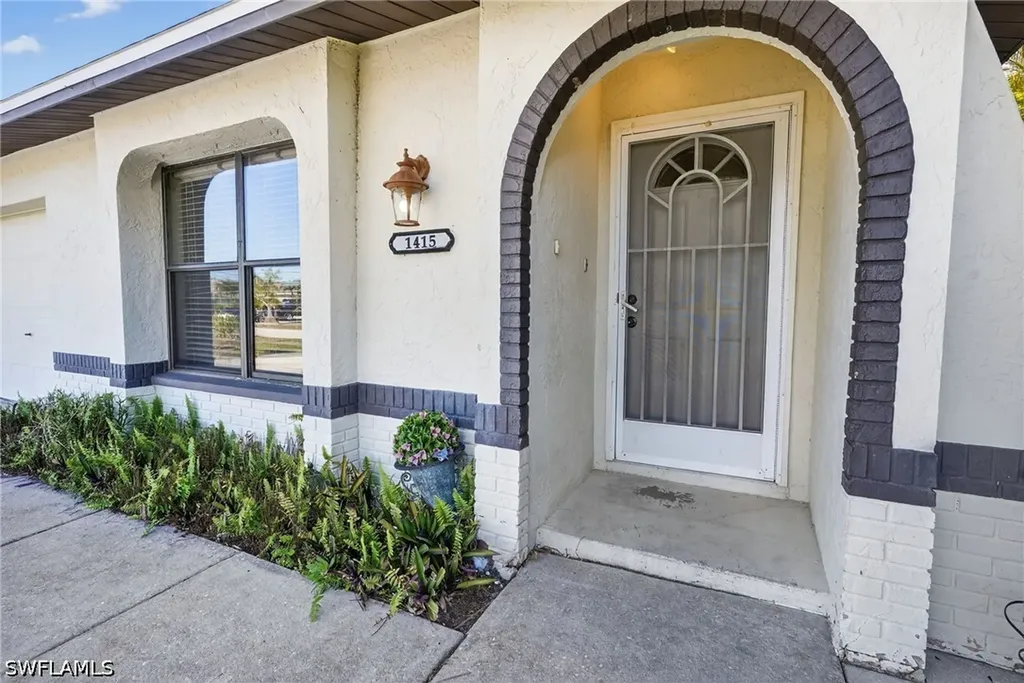 1413/1415 SE 23rd Place Cape Coral FL 33990