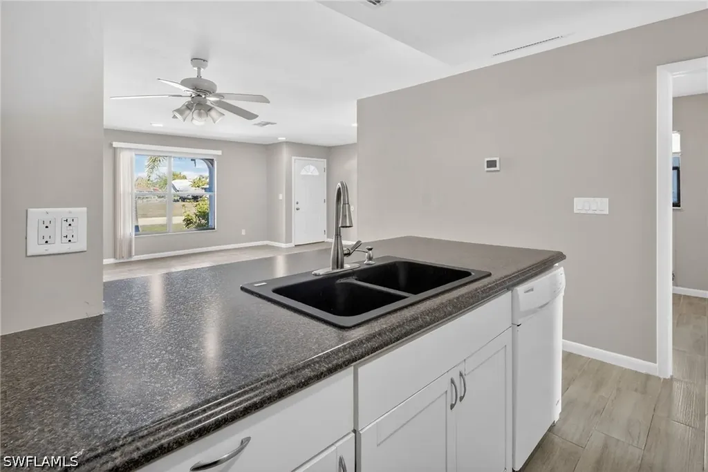 1413/1415 SE 23rd Place Cape Coral FL 33990