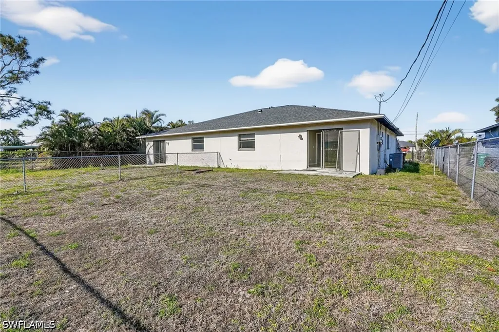 1413/1415 SE 23rd Place Cape Coral FL 33990