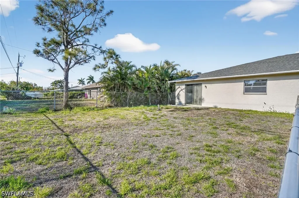1413/1415 SE 23rd Place Cape Coral FL 33990