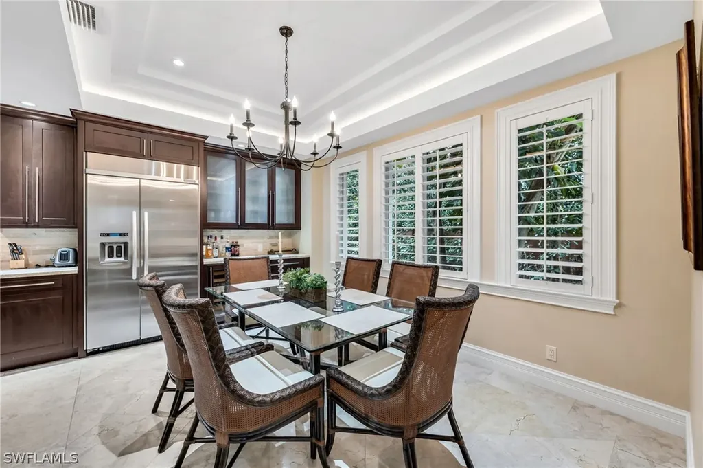 645 Via Mezner Naples FL 34108