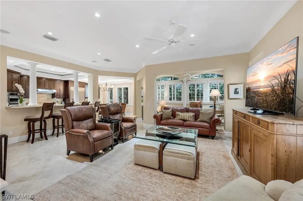645 Via Mezner Naples FL 34108