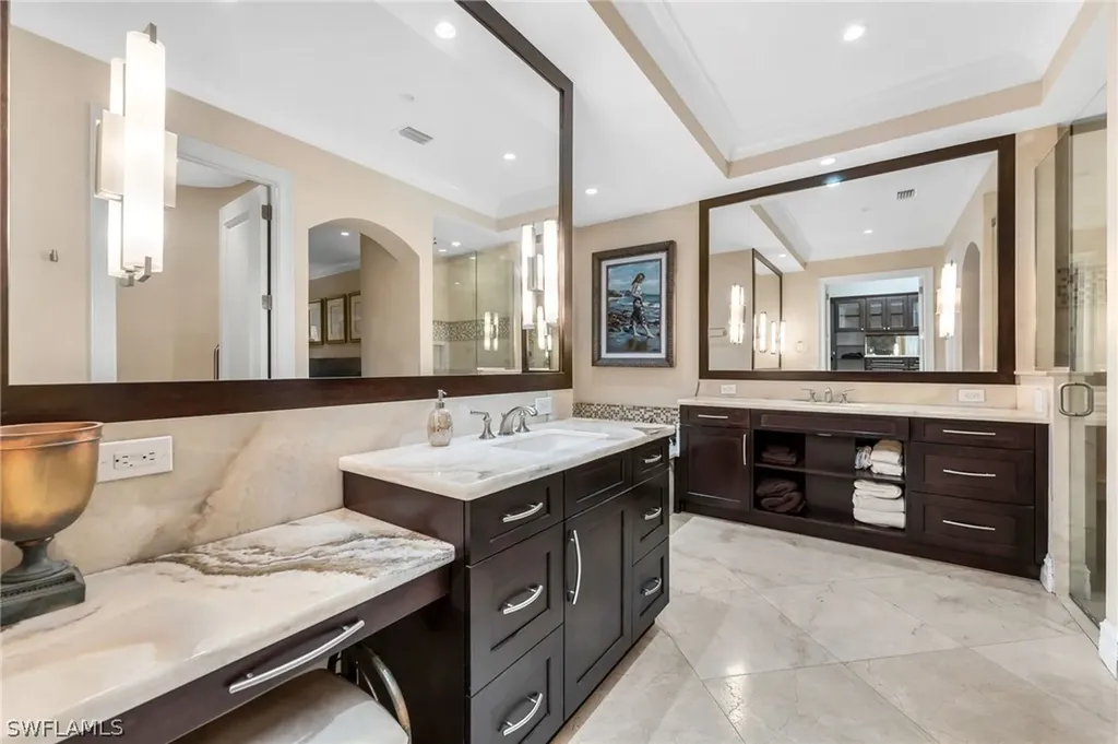 645 Via Mezner Naples FL 34108