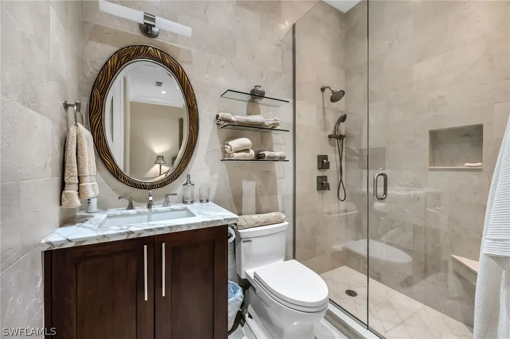 645 Via Mezner Naples FL 34108