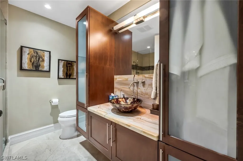 645 Via Mezner Naples FL 34108