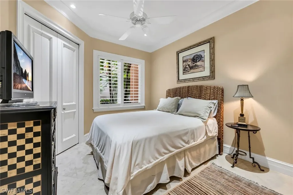 645 Via Mezner Naples FL 34108