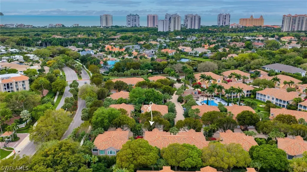 645 Via Mezner Naples FL 34108