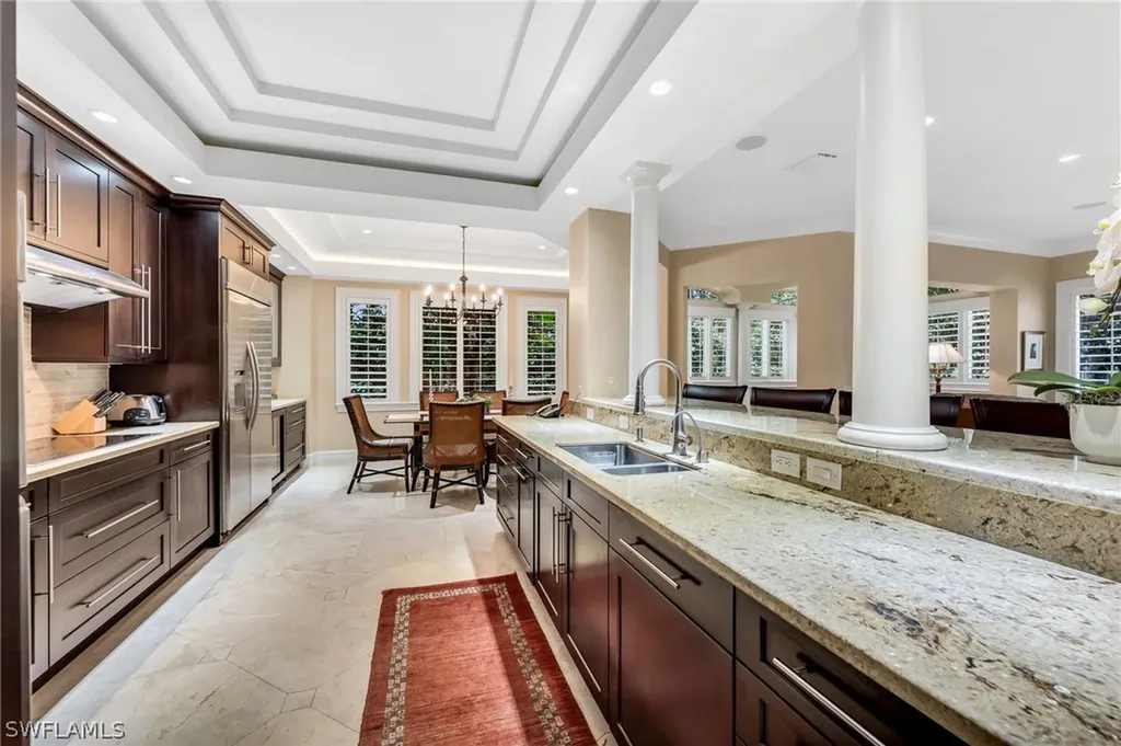 645 Via Mezner Naples FL 34108