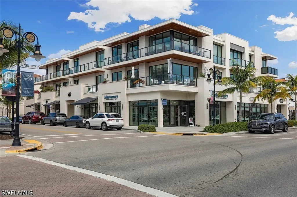 495 5th Street S Naples FL 34102