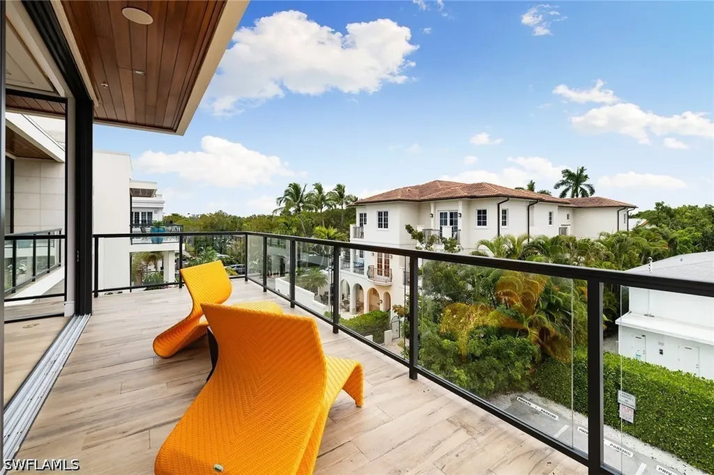 495 5th Street S Naples FL 34102