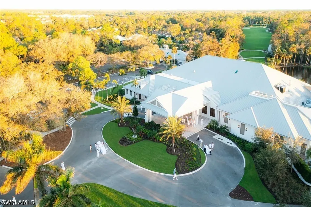 433 Crestwood Lane Naples FL 34113