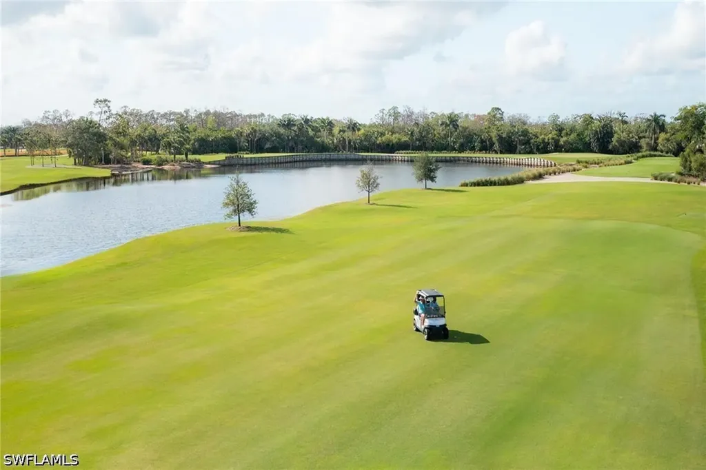 433 Crestwood Lane Naples FL 34113