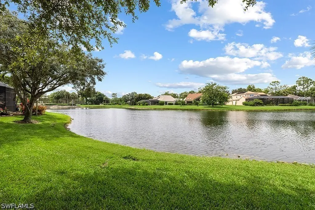 433 Crestwood Lane Naples FL 34113