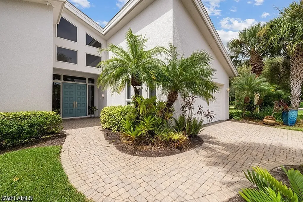433 Crestwood Lane Naples FL 34113