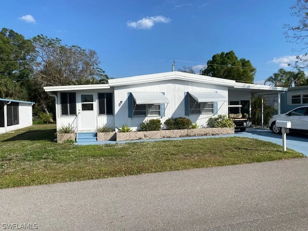 2738 Indianwood Drive North Fort Myers FL 33917