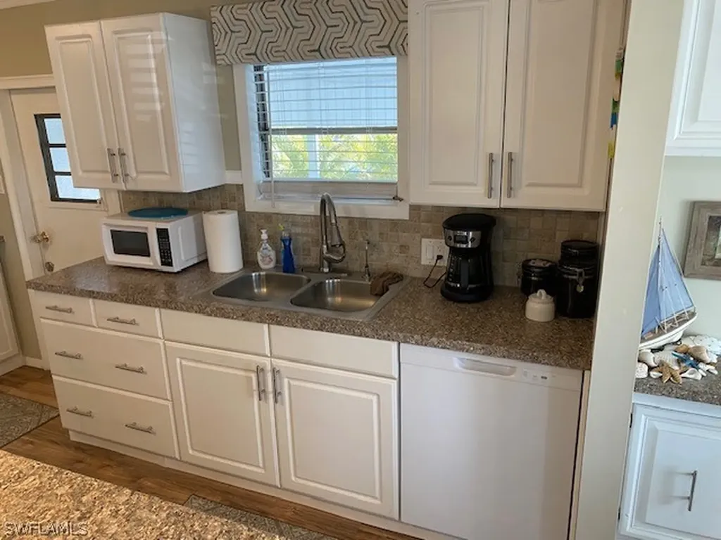 2738 Indianwood Drive North Fort Myers FL 33917