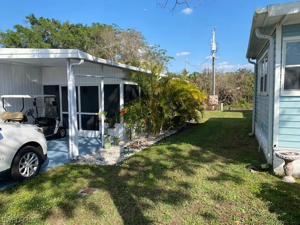 2738 Indianwood Drive North Fort Myers FL 33917