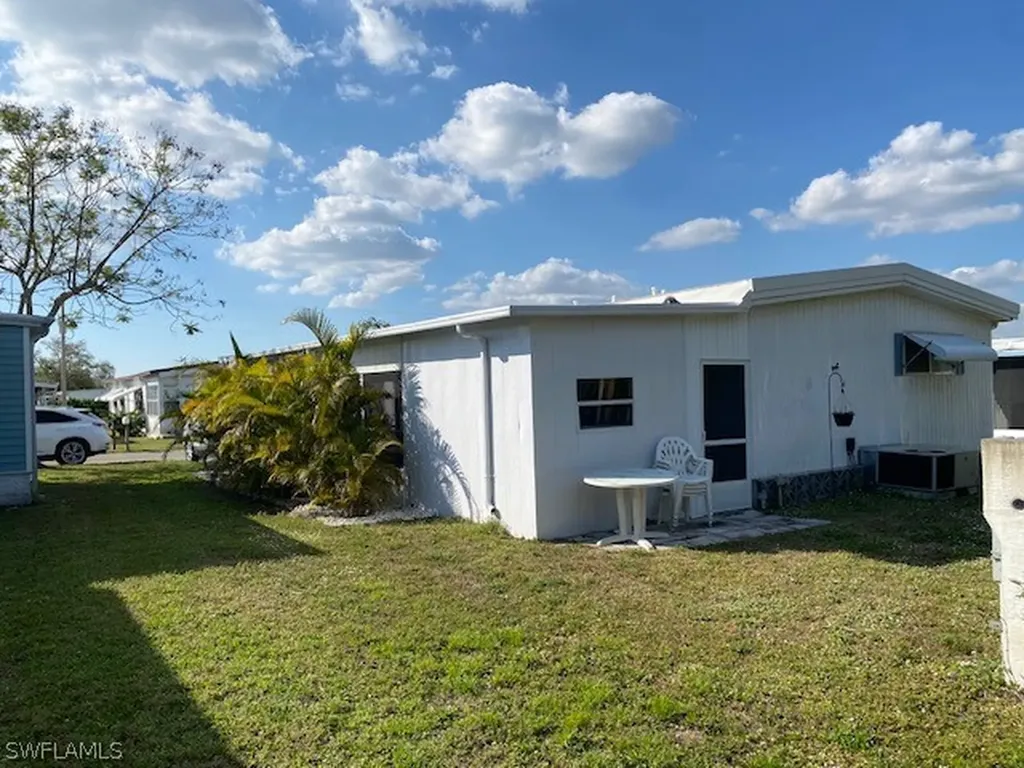 2738 Indianwood Drive North Fort Myers FL 33917