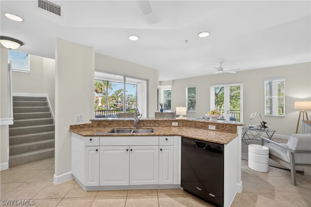 552 11th Avenue S Naples FL 34102