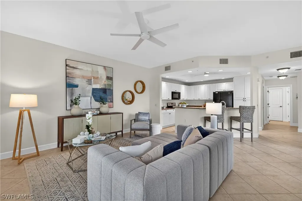 552 11th Avenue S Naples FL 34102