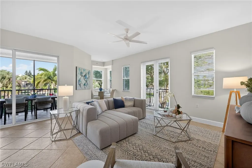 552 11th Avenue S Naples FL 34102