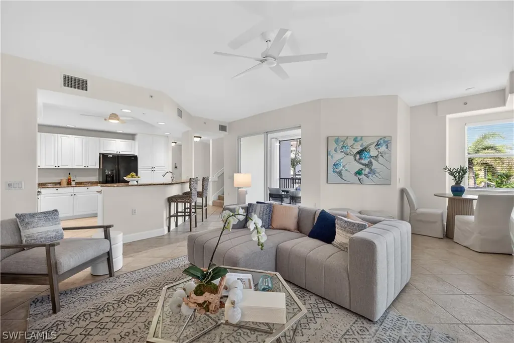 552 11th Avenue S Naples FL 34102