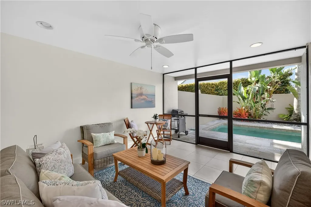 552 11th Avenue S Naples FL 34102