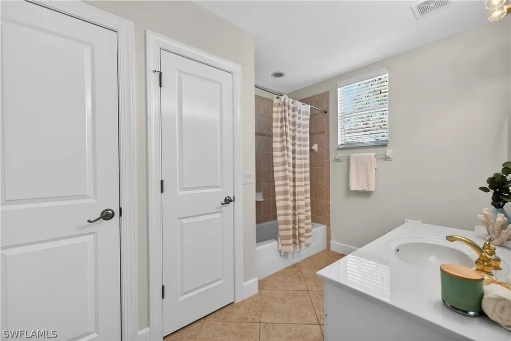 552 11th Avenue S Naples FL 34102