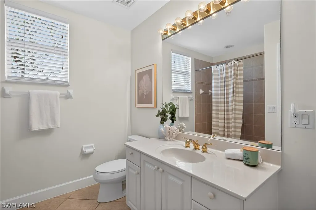 552 11th Avenue S Naples FL 34102