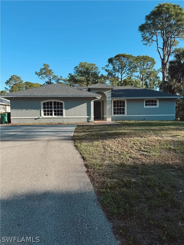 1071 18th Avenue NE Naples FL 34120