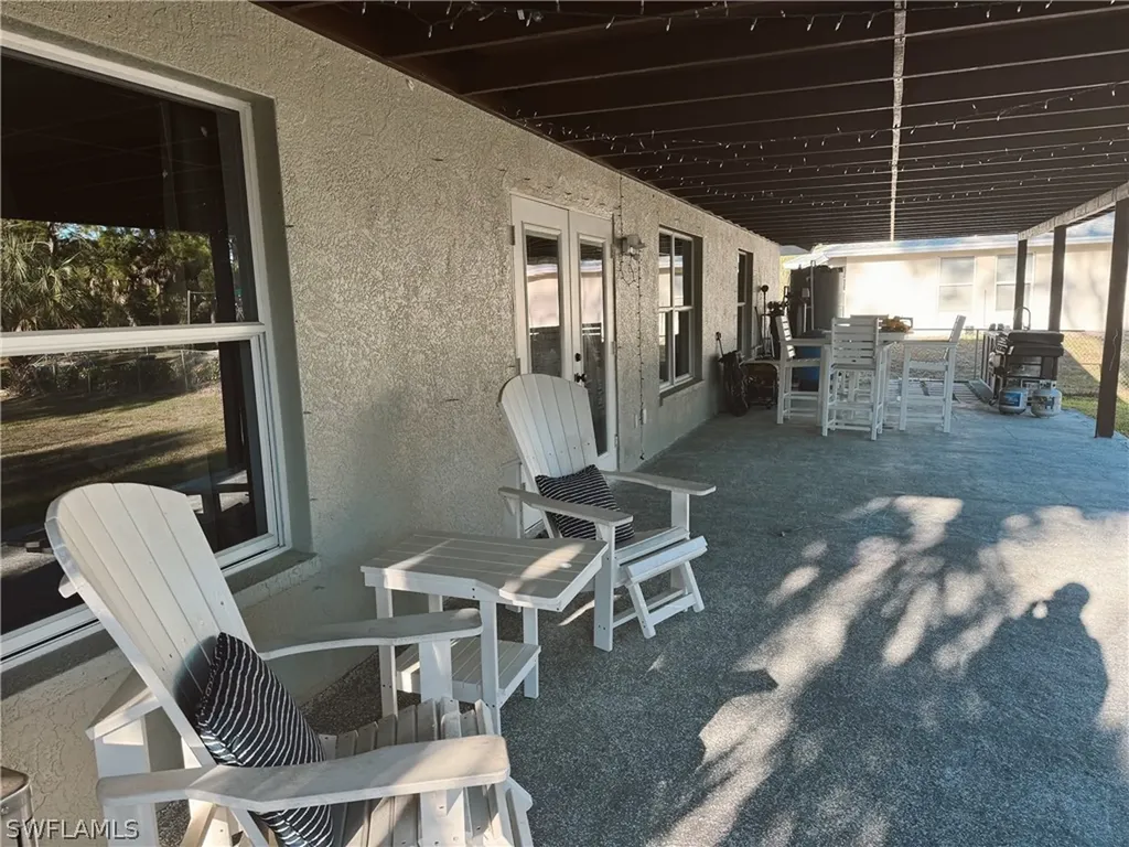 1071 18th Avenue NE Naples FL 34120