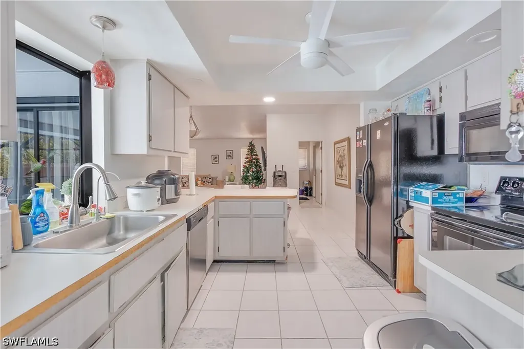 2908 NW 9th Terrace Cape Coral FL 33993