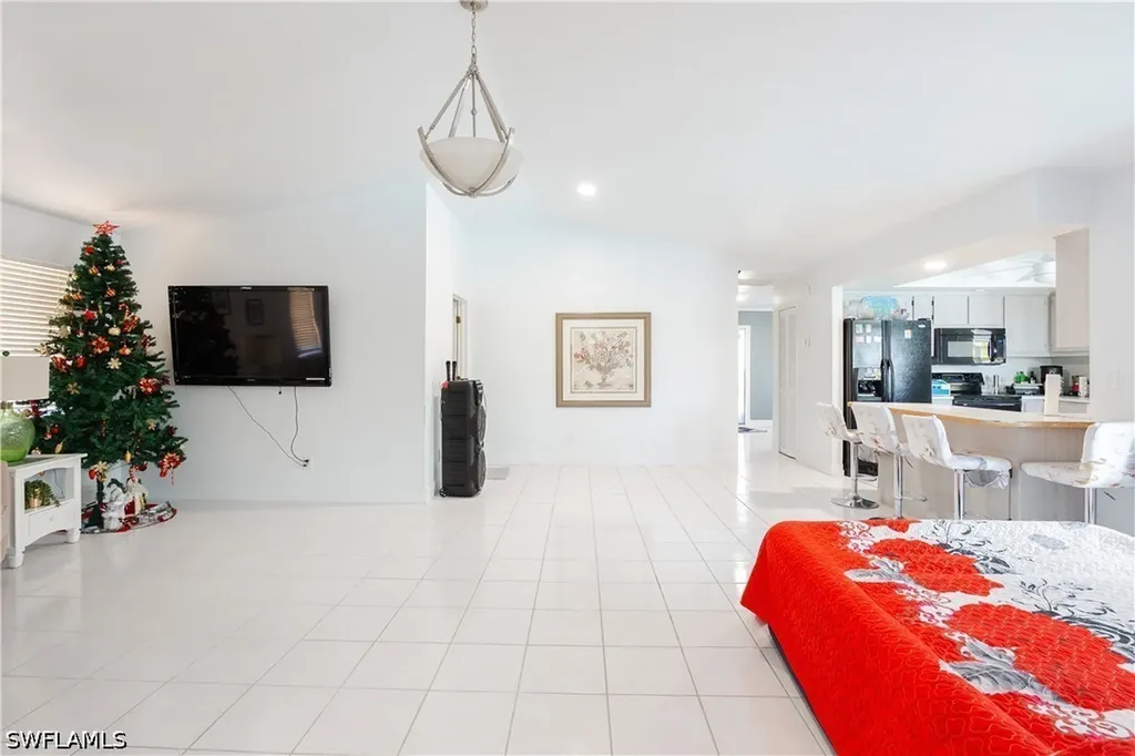 2908 NW 9th Terrace Cape Coral FL 33993