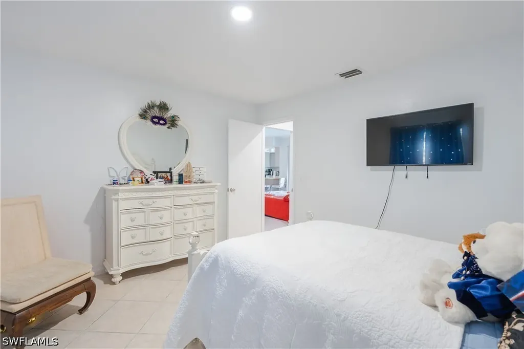 2908 NW 9th Terrace Cape Coral FL 33993
