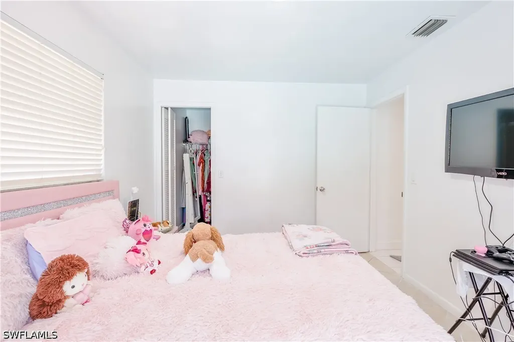 2908 NW 9th Terrace Cape Coral FL 33993