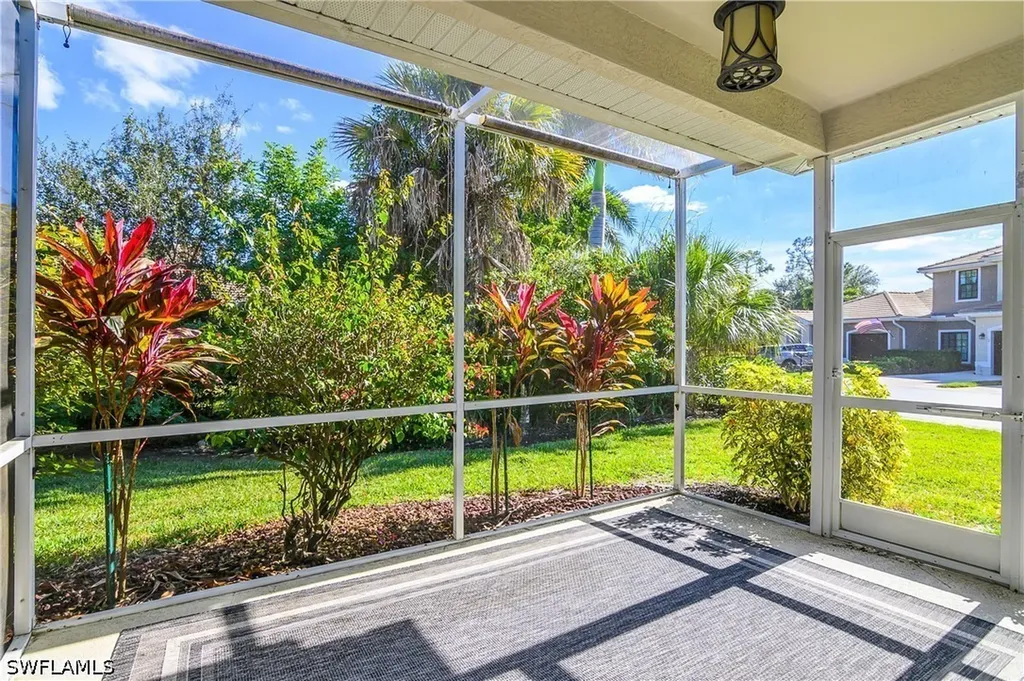 7820 Sandpine Court Naples FL 34104