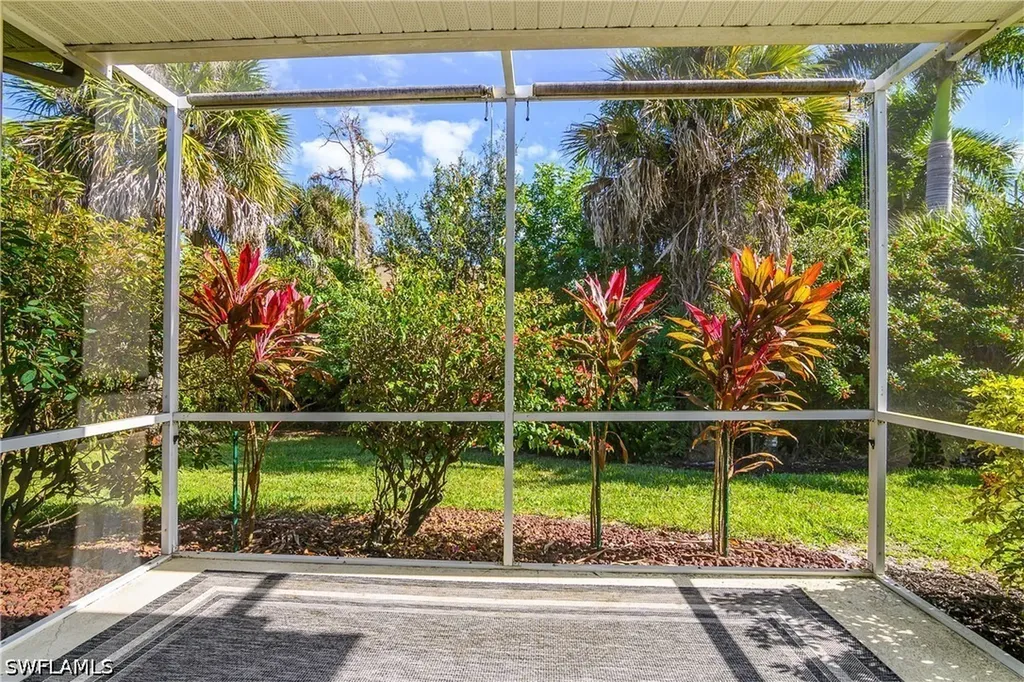7820 Sandpine Court Naples FL 34104