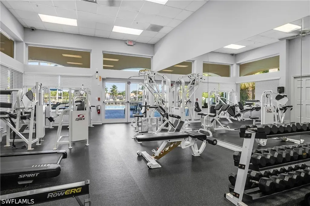 7820 Sandpine Court Naples FL 34104