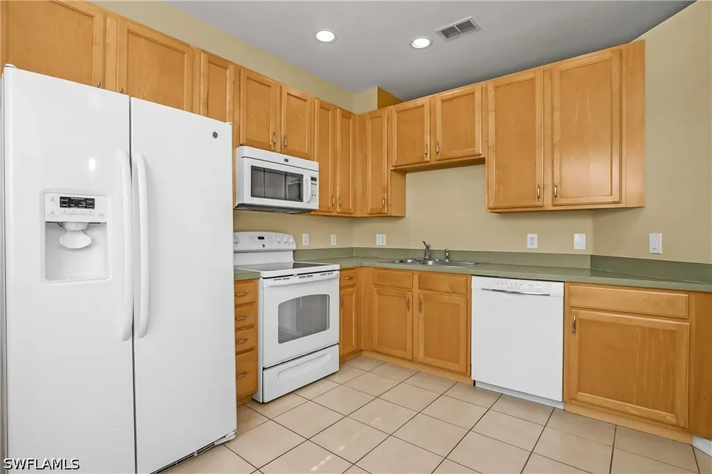 7820 Sandpine Court Naples FL 34104